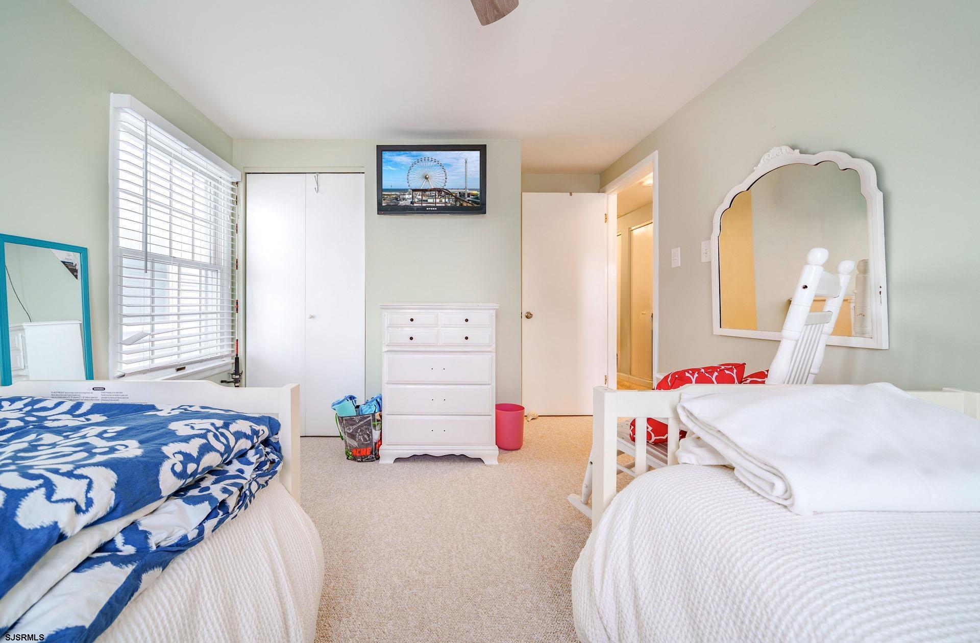 5236 Asbury Ave Unit: 1