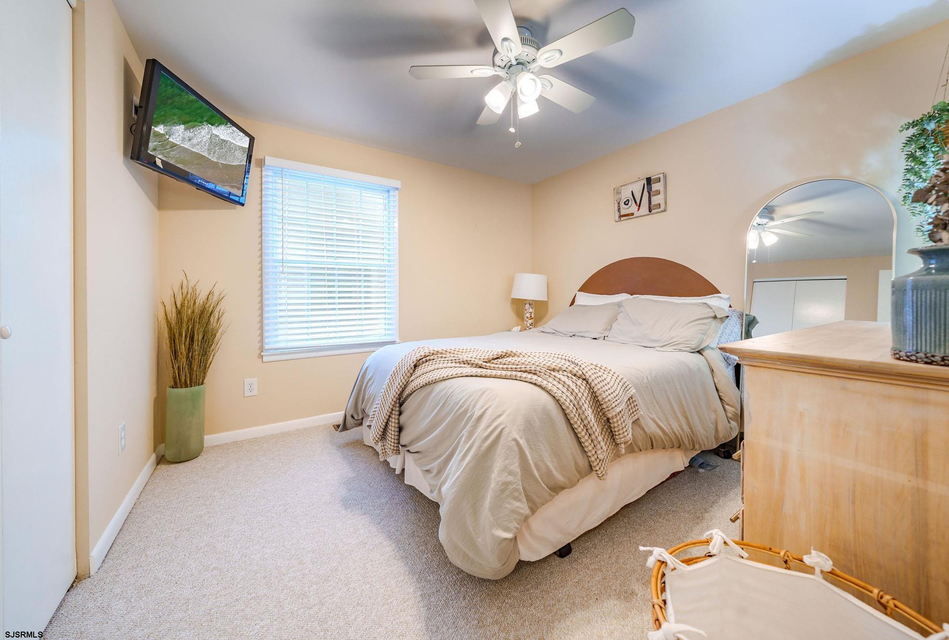 5236 Asbury Ave Unit: 1