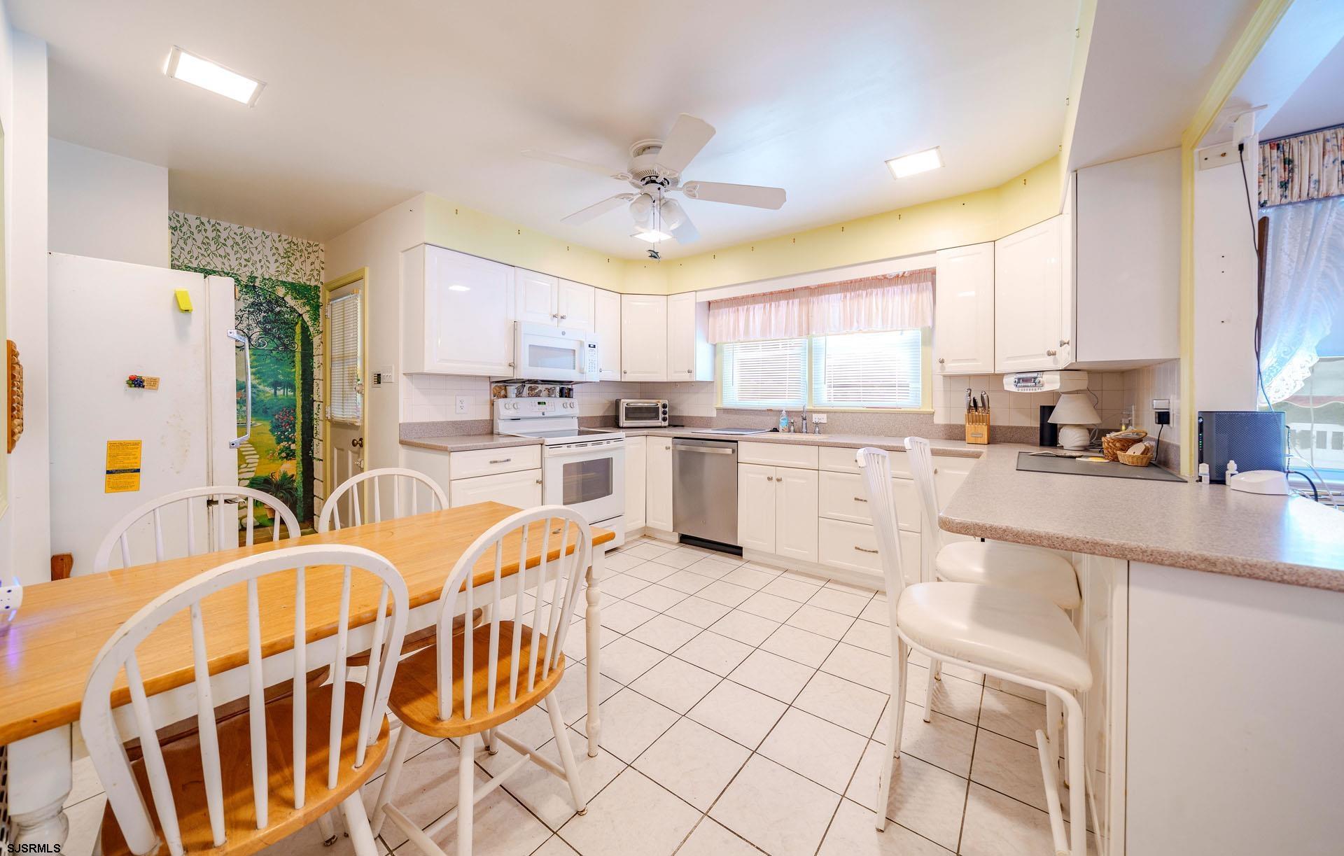 2 Hollytree Road