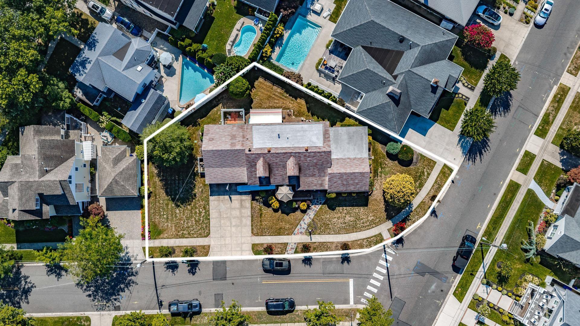 2 Hollytree Road