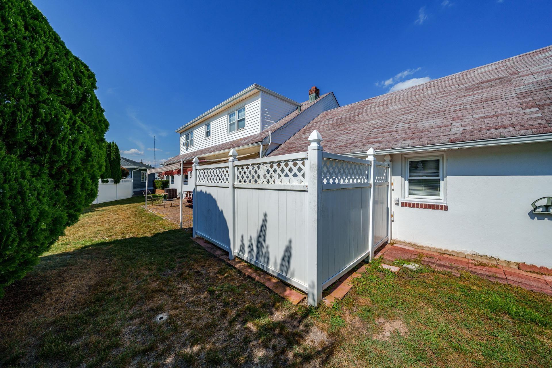 2 Hollytree Road