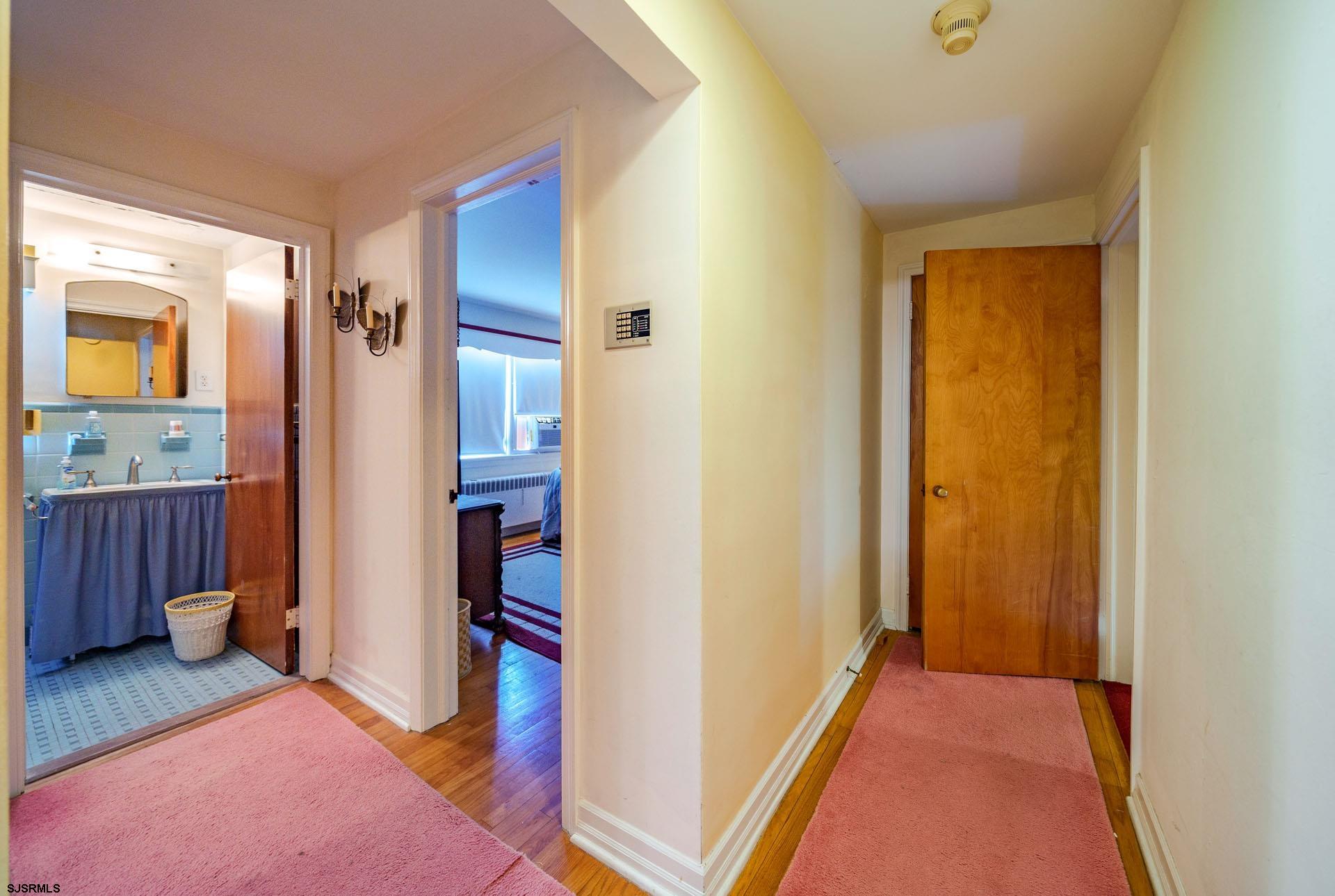 2 Hollytree Road