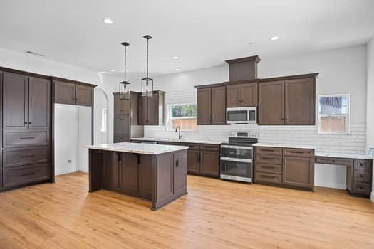 2201 O Farrell Avenue