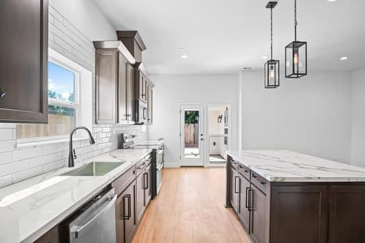 2201 O Farrell Avenue