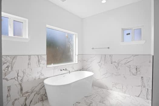 2201 O Farrell Avenue