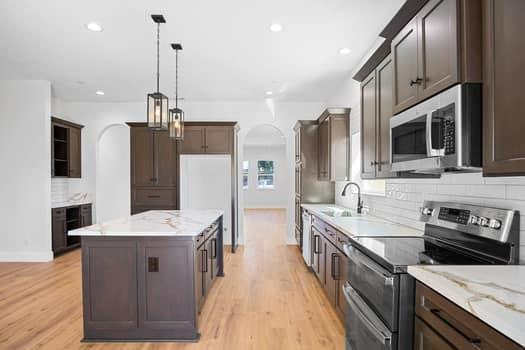 2201 O Farrell Avenue