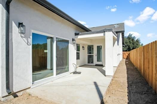 2201 O Farrell Avenue