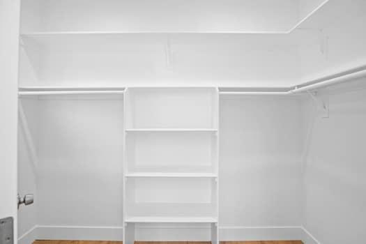 2201 O Farrell Avenue