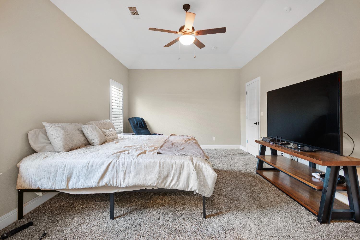 2785 Lexington Avenue