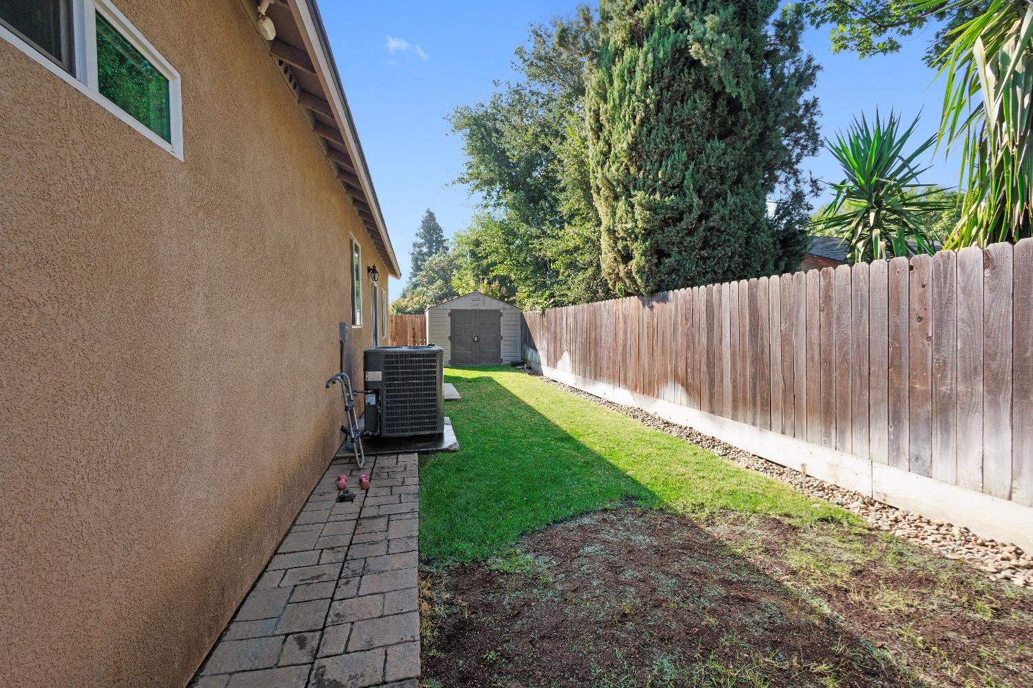 2785 Lexington Avenue