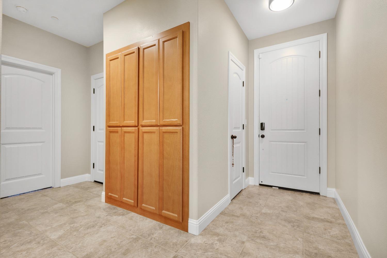 2785 Lexington Avenue