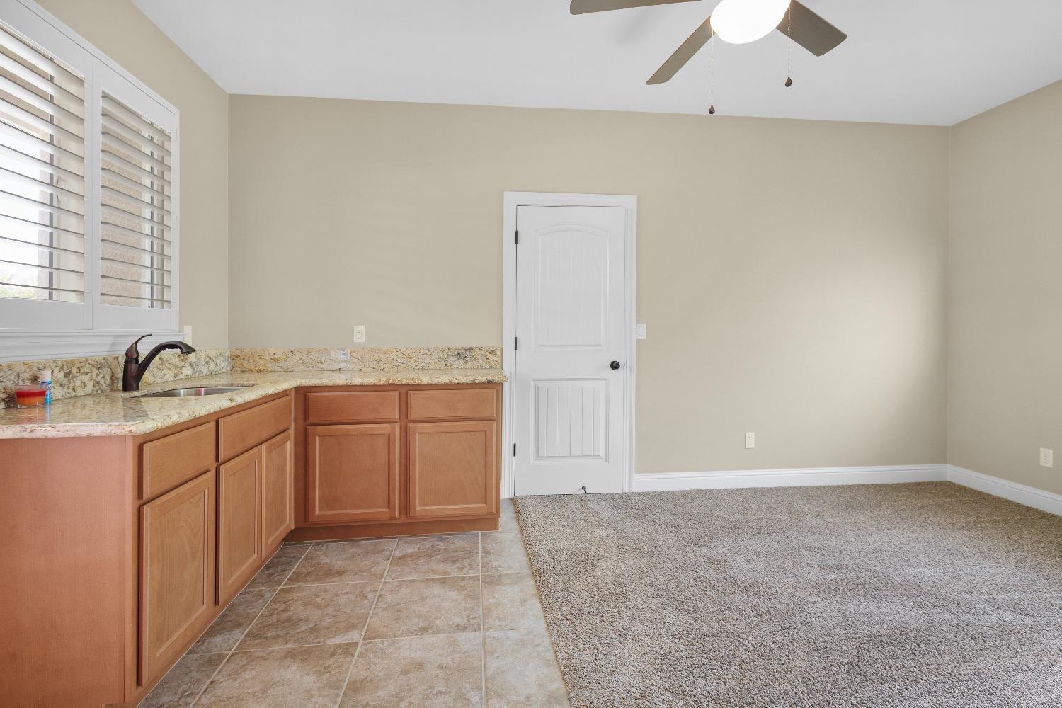 2785 Lexington Avenue