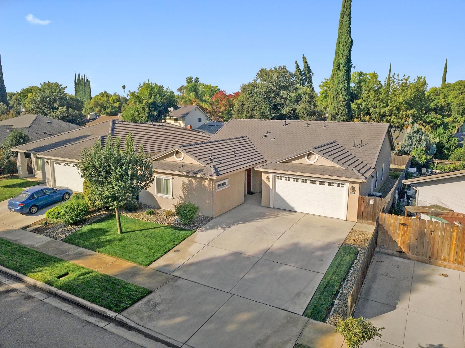 2785 Lexington Avenue