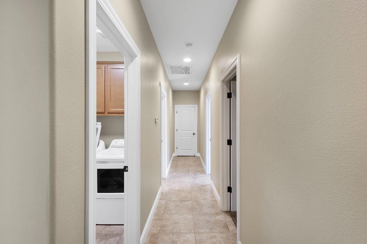 2785 Lexington Avenue