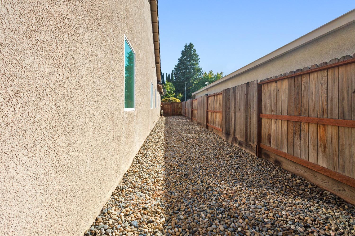 2785 Lexington Avenue