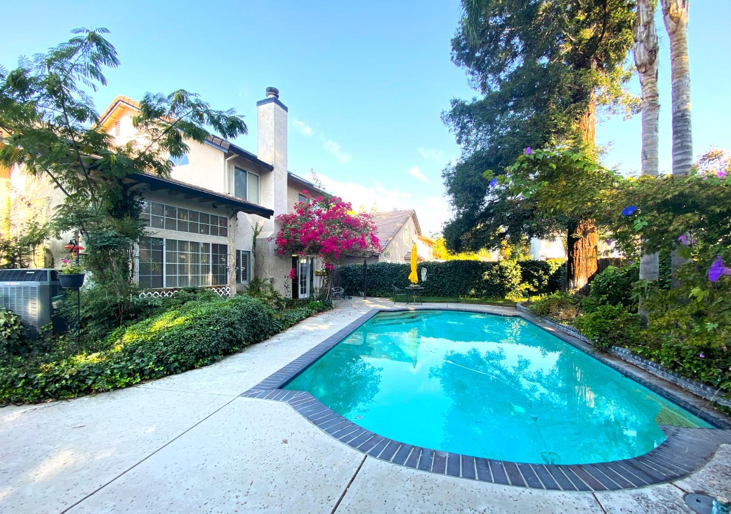808 Leavenworth Way