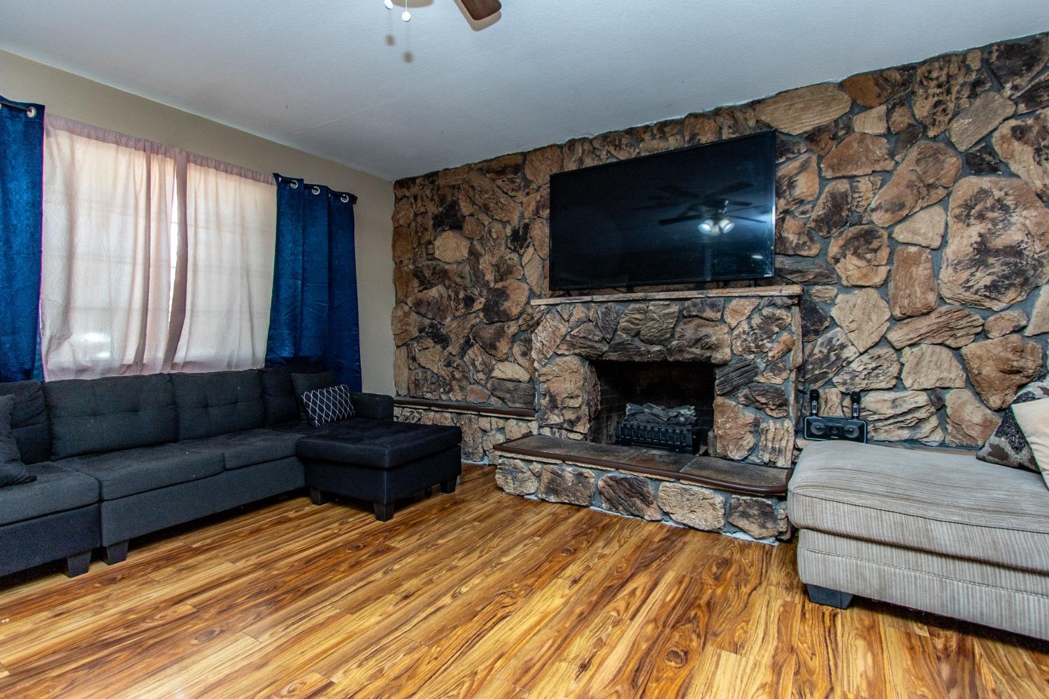1612 Primrose Lane