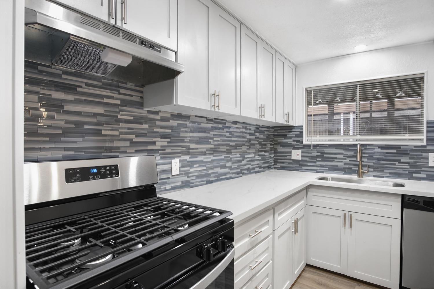 1206 Magic Sands Way