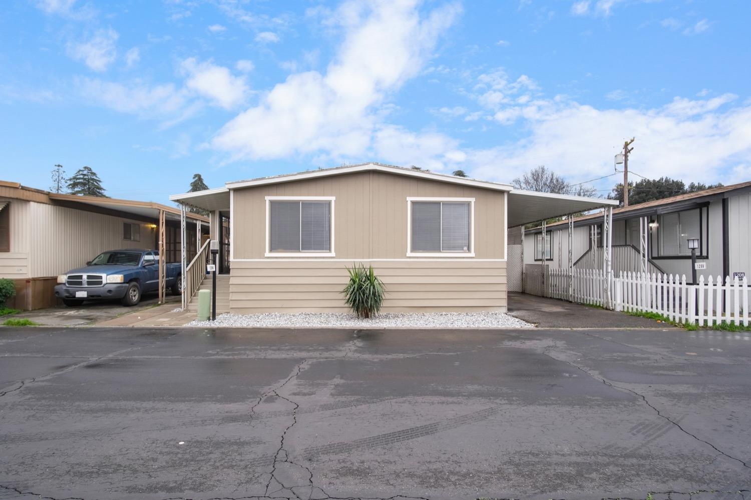 1206 Magic Sands Way