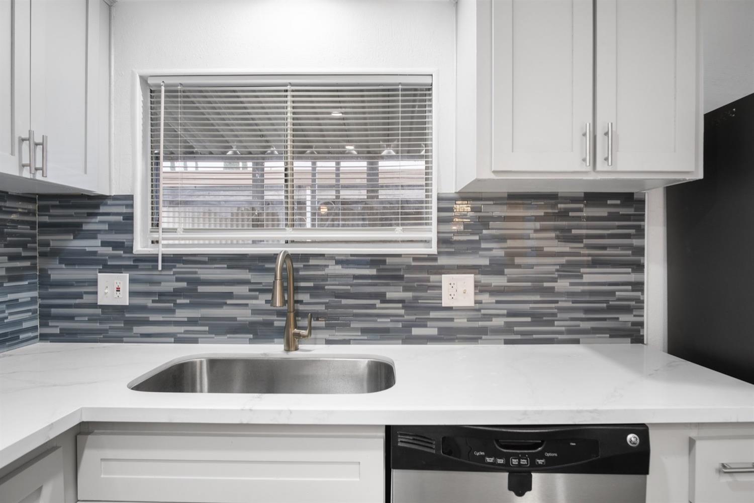 1206 Magic Sands Way