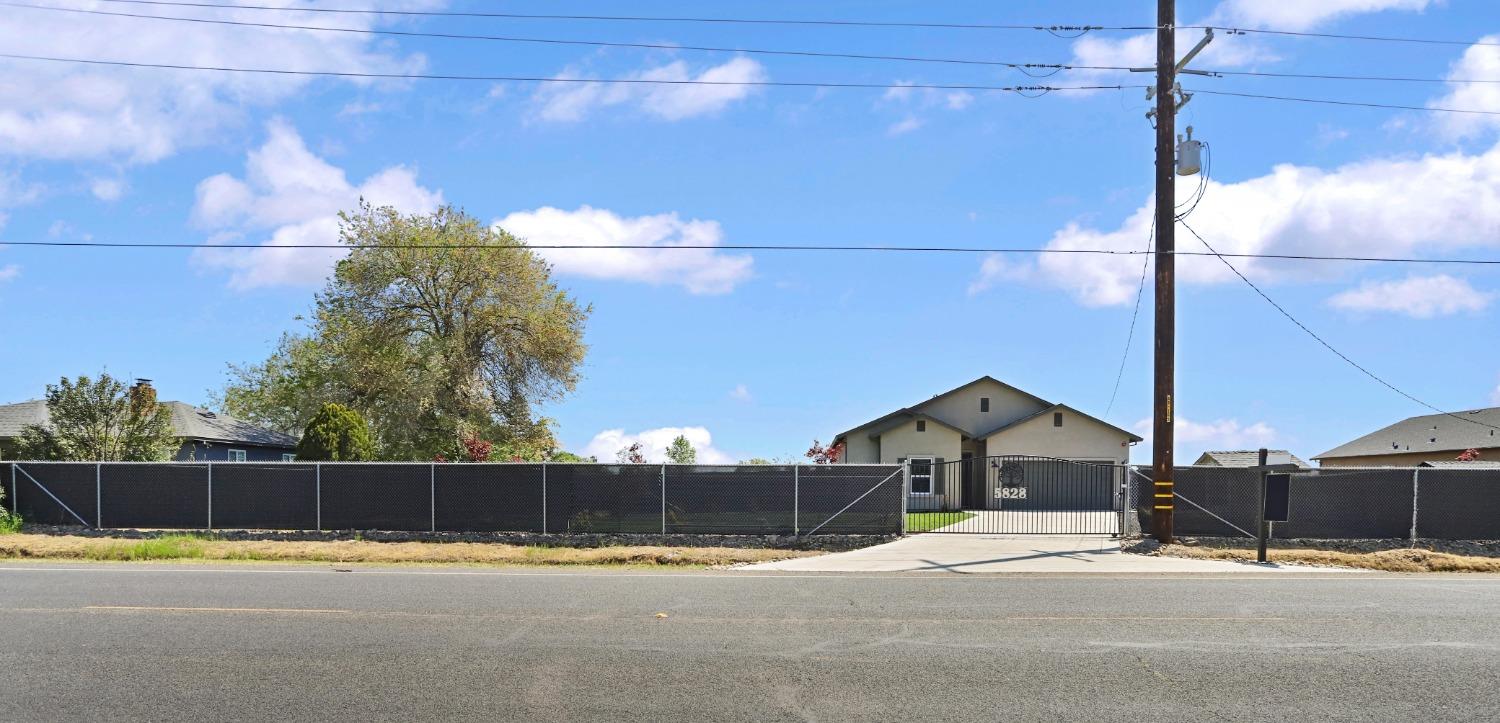 5828 E Cherokee Road