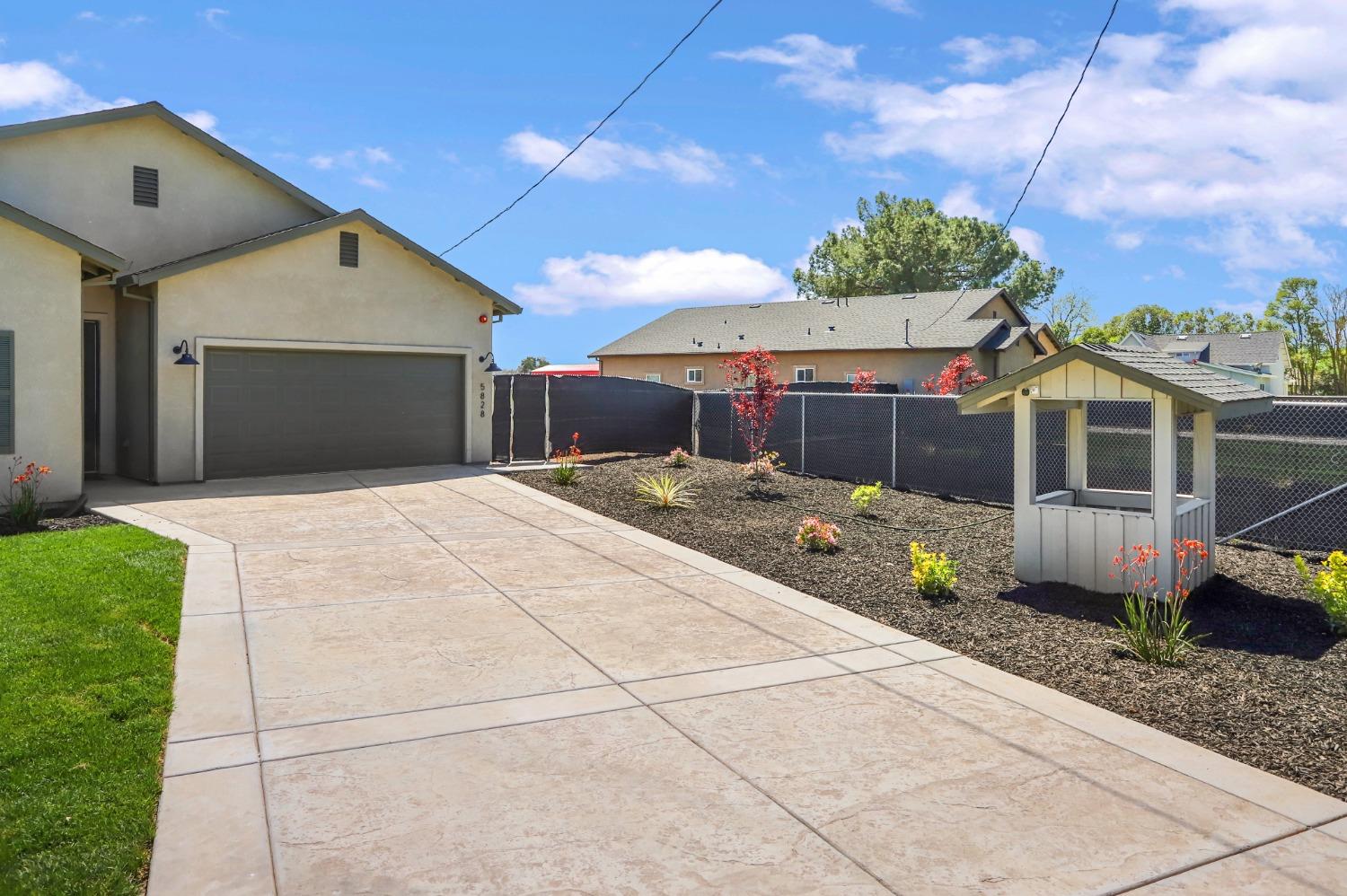 5828 E Cherokee Road