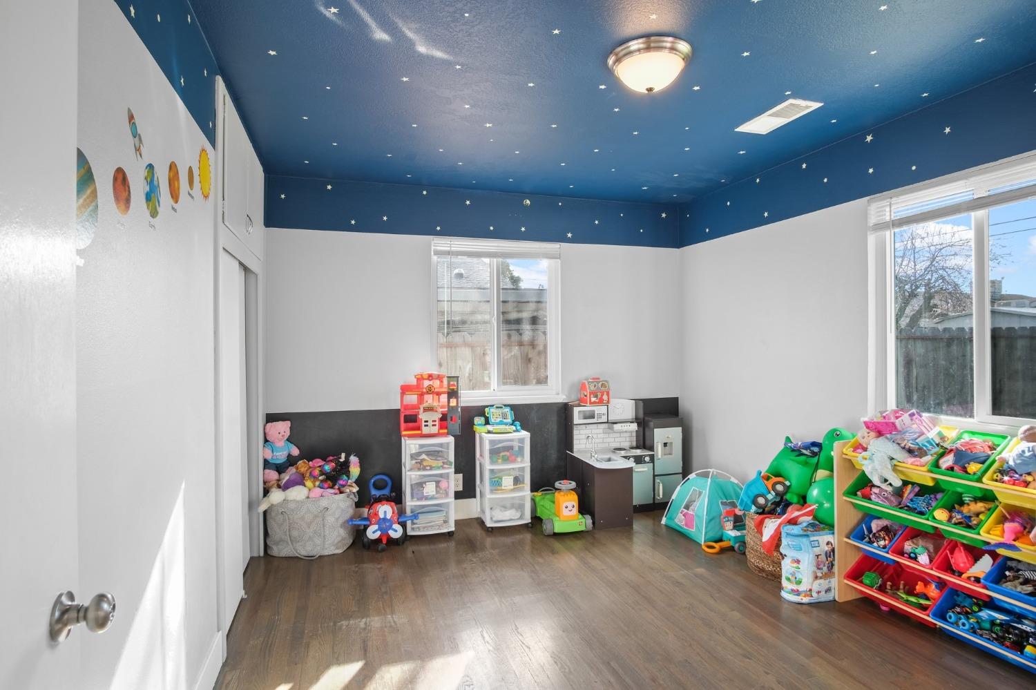 1627 Almador Terrace