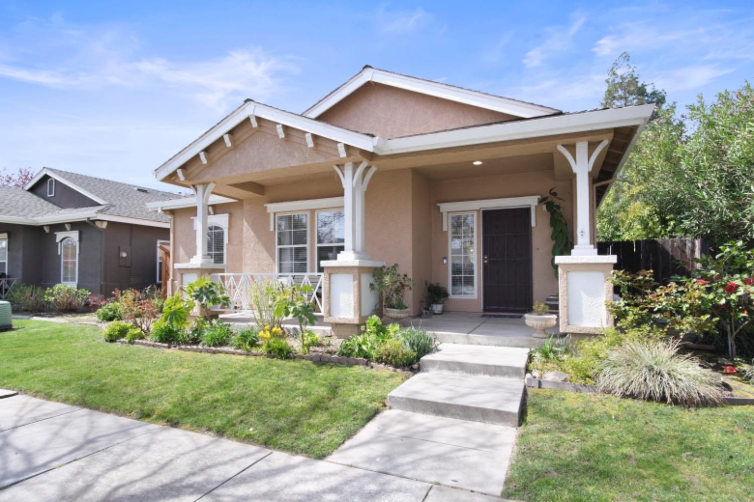 512 Peachcrest Drive