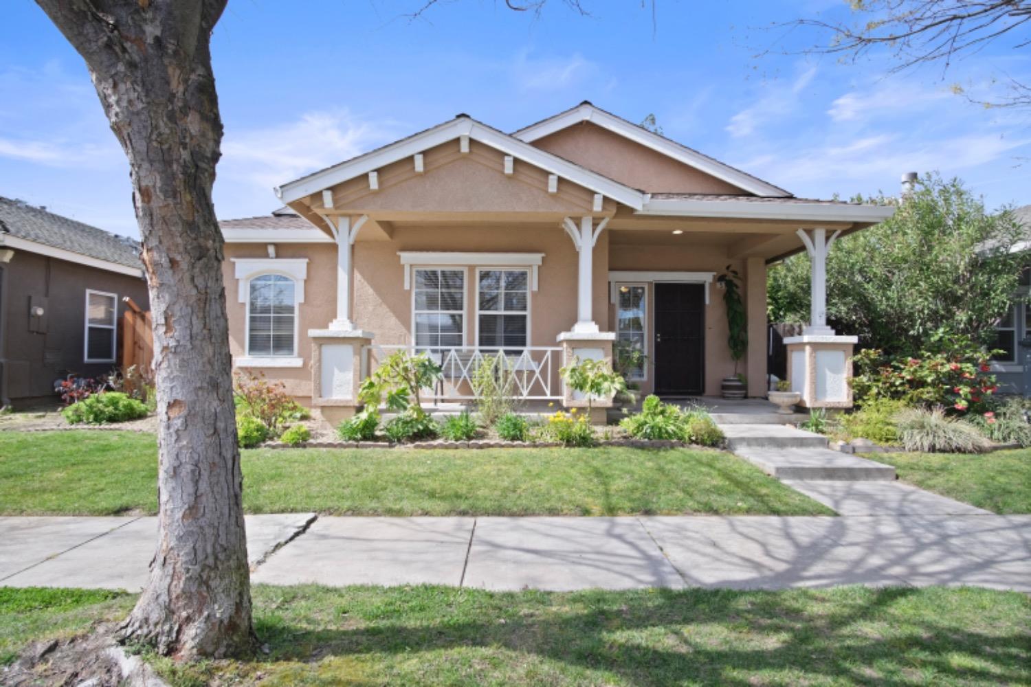 512 Peachcrest Drive