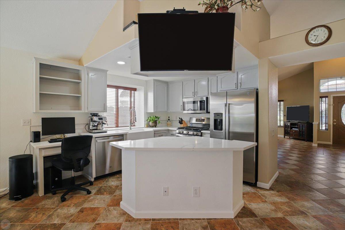 1812 Volendam Avenue