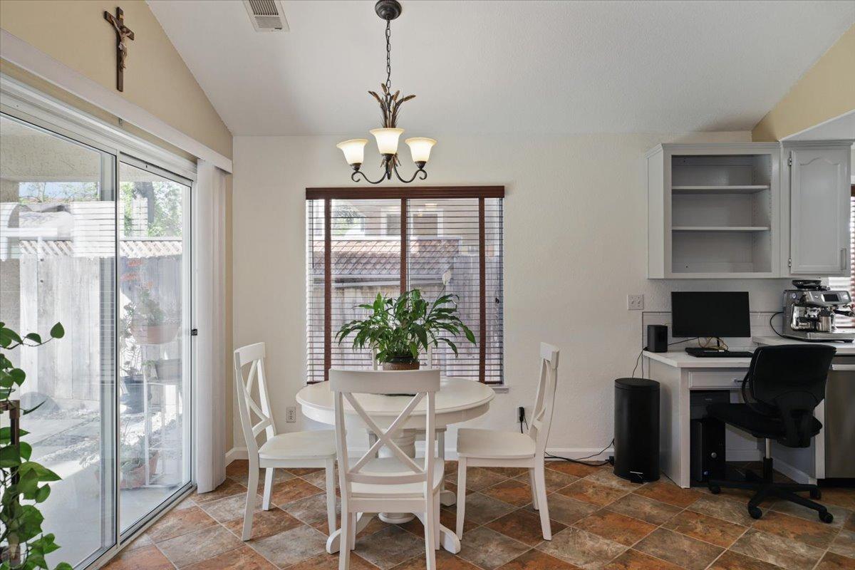 1812 Volendam Avenue