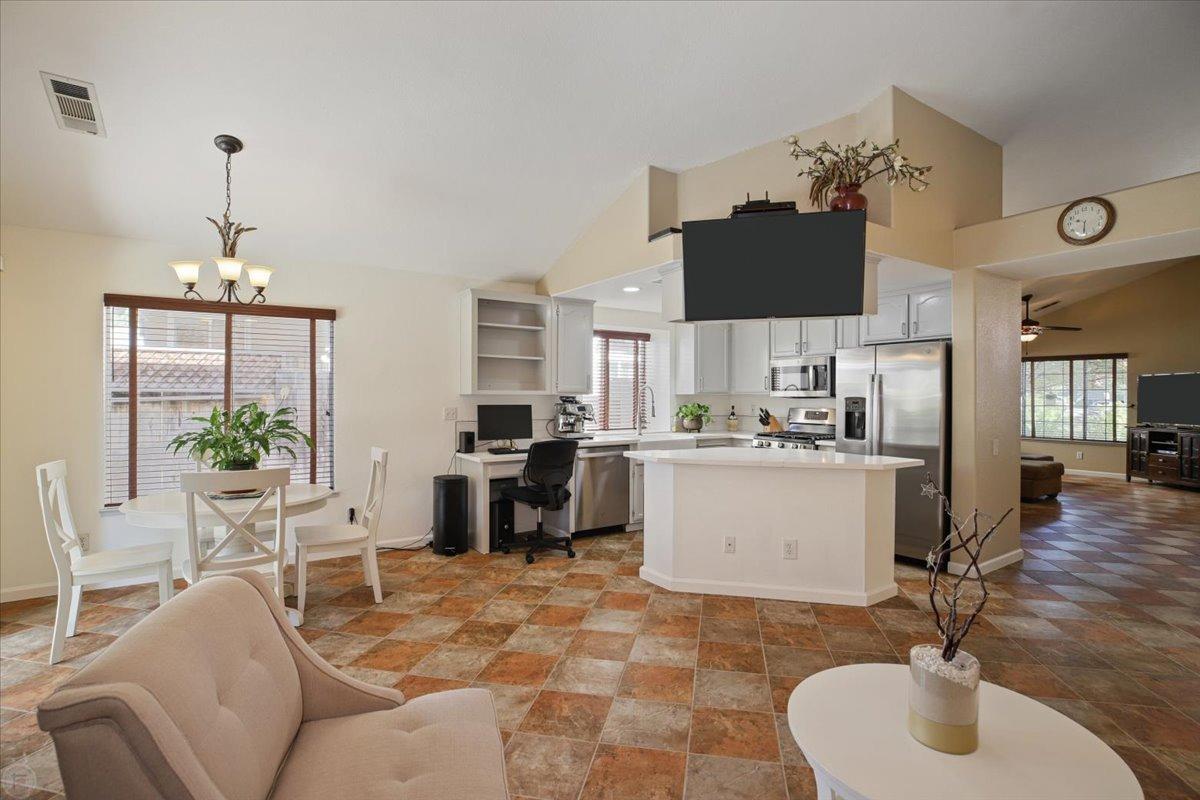 1812 Volendam Avenue