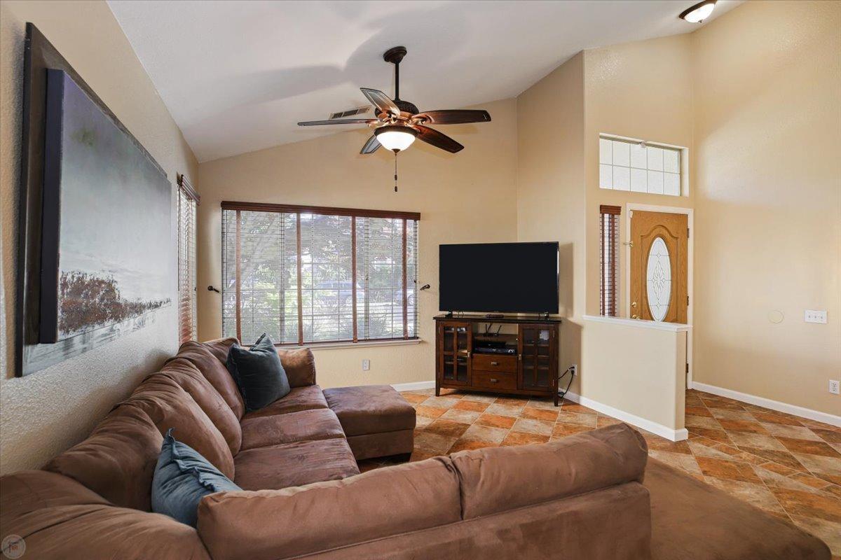 1812 Volendam Avenue