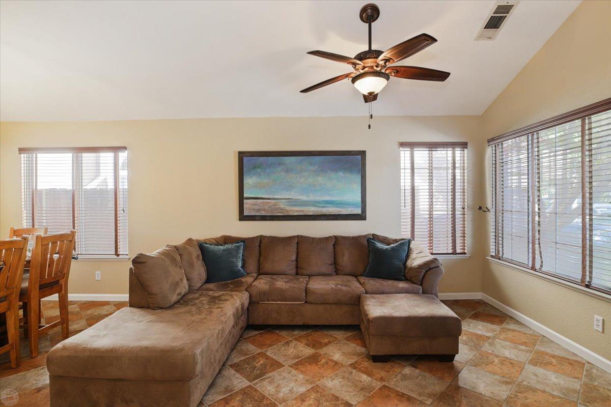 1812 Volendam Avenue