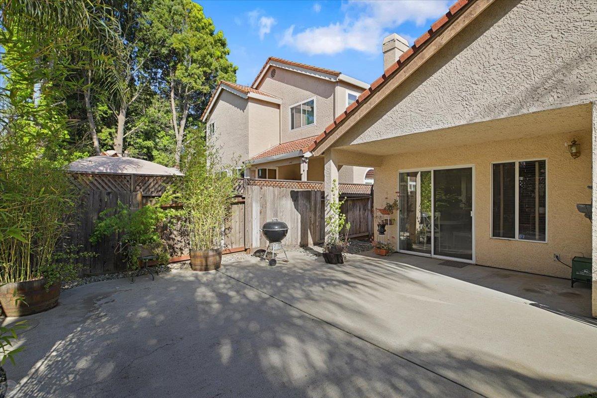 1812 Volendam Avenue