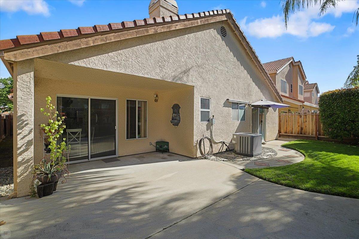 1812 Volendam Avenue