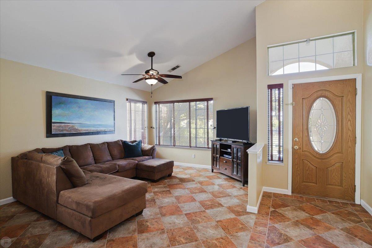 1812 Volendam Avenue