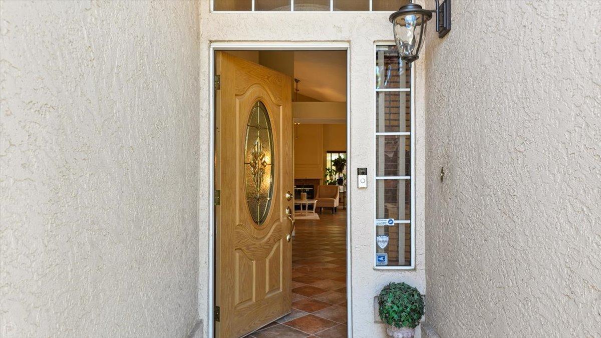 1812 Volendam Avenue