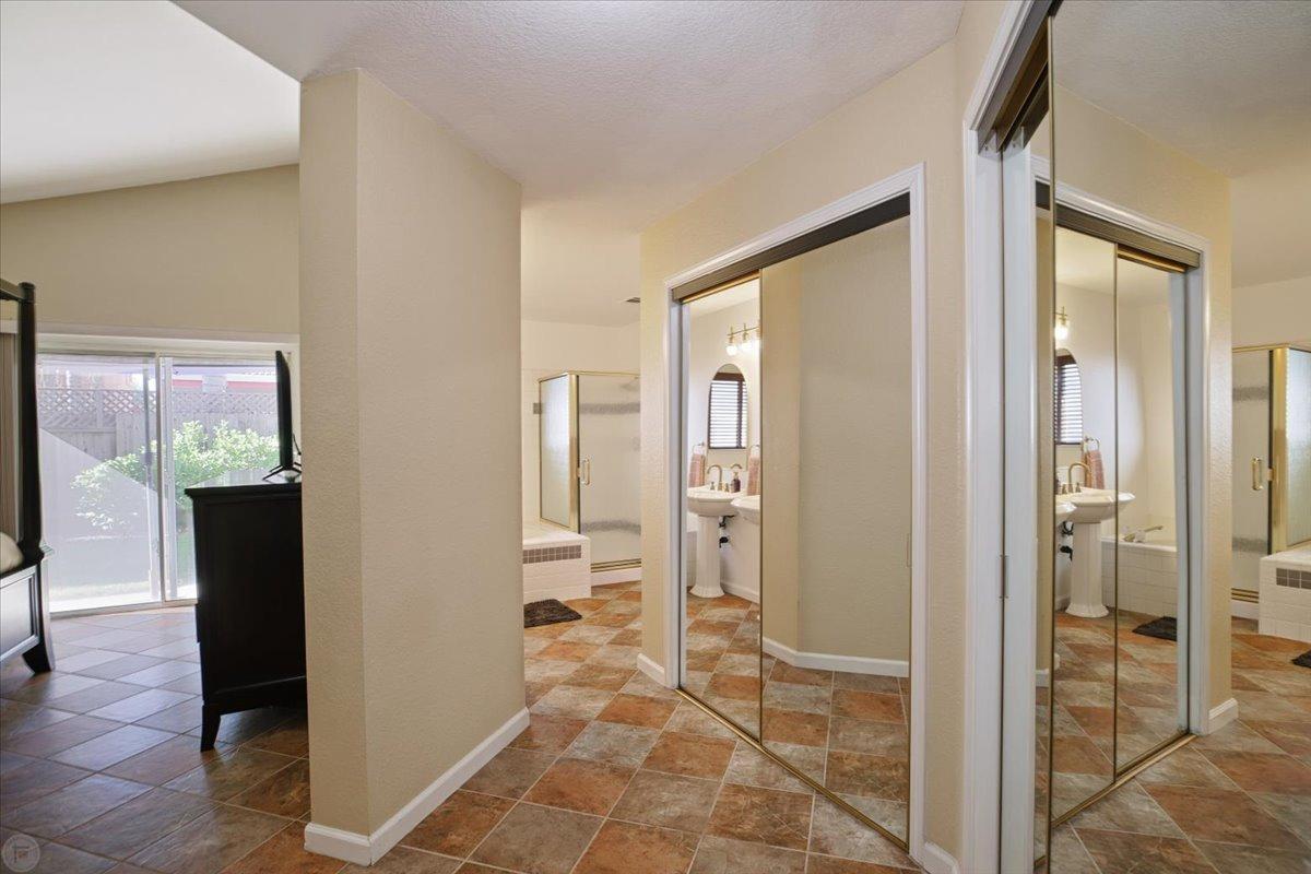 1812 Volendam Avenue