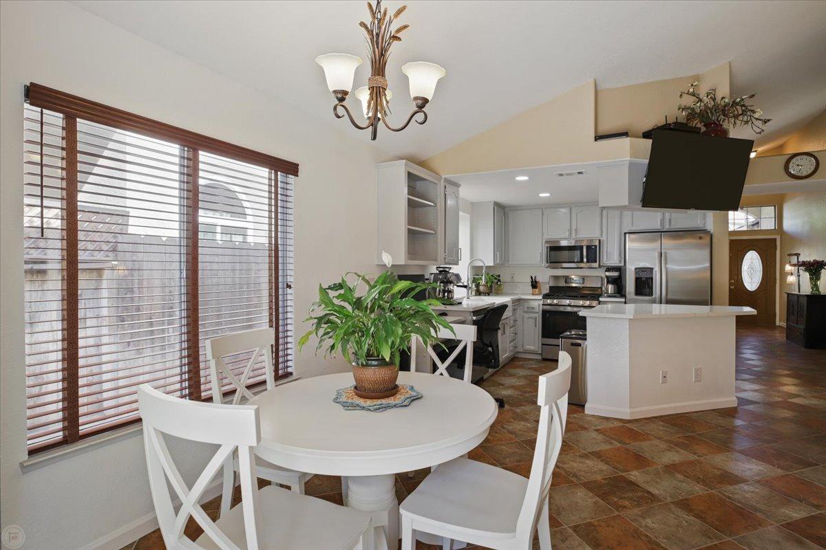 1812 Volendam Avenue