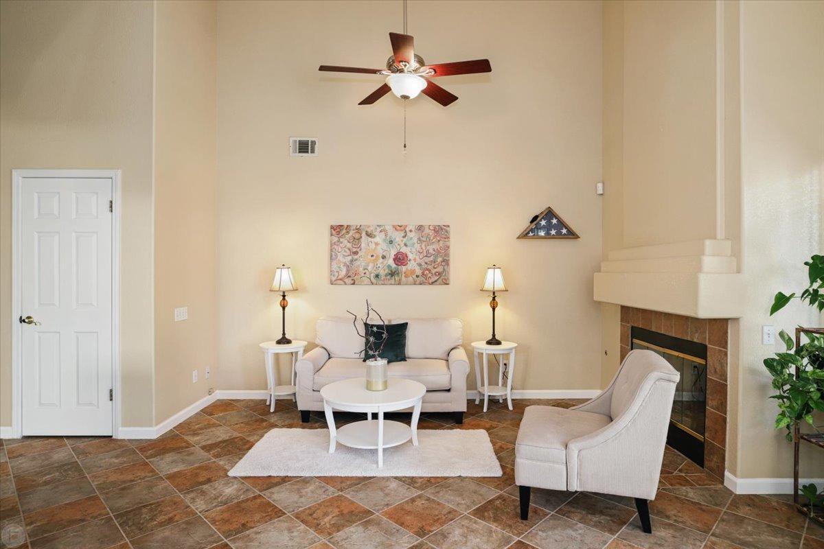 1812 Volendam Avenue