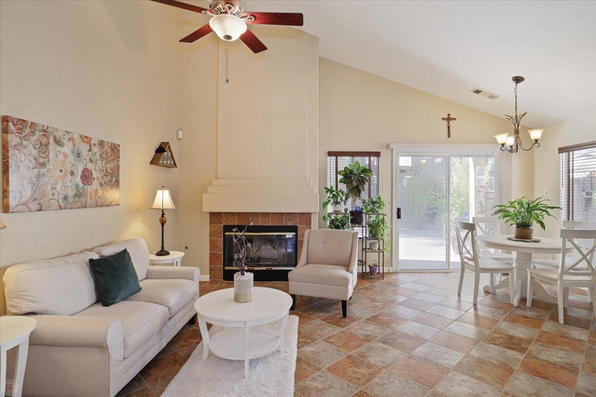 1812 Volendam Avenue