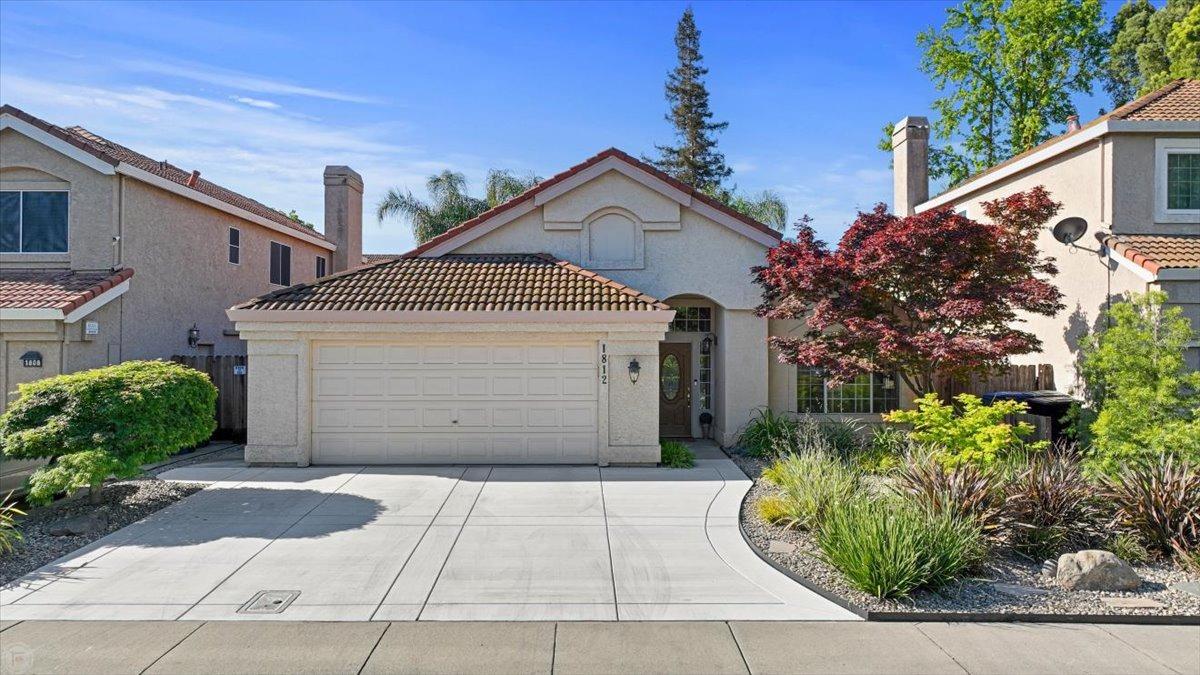 1812 Volendam Avenue