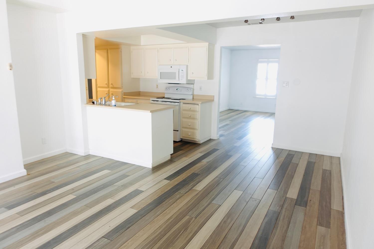 6804 Stonewall Court