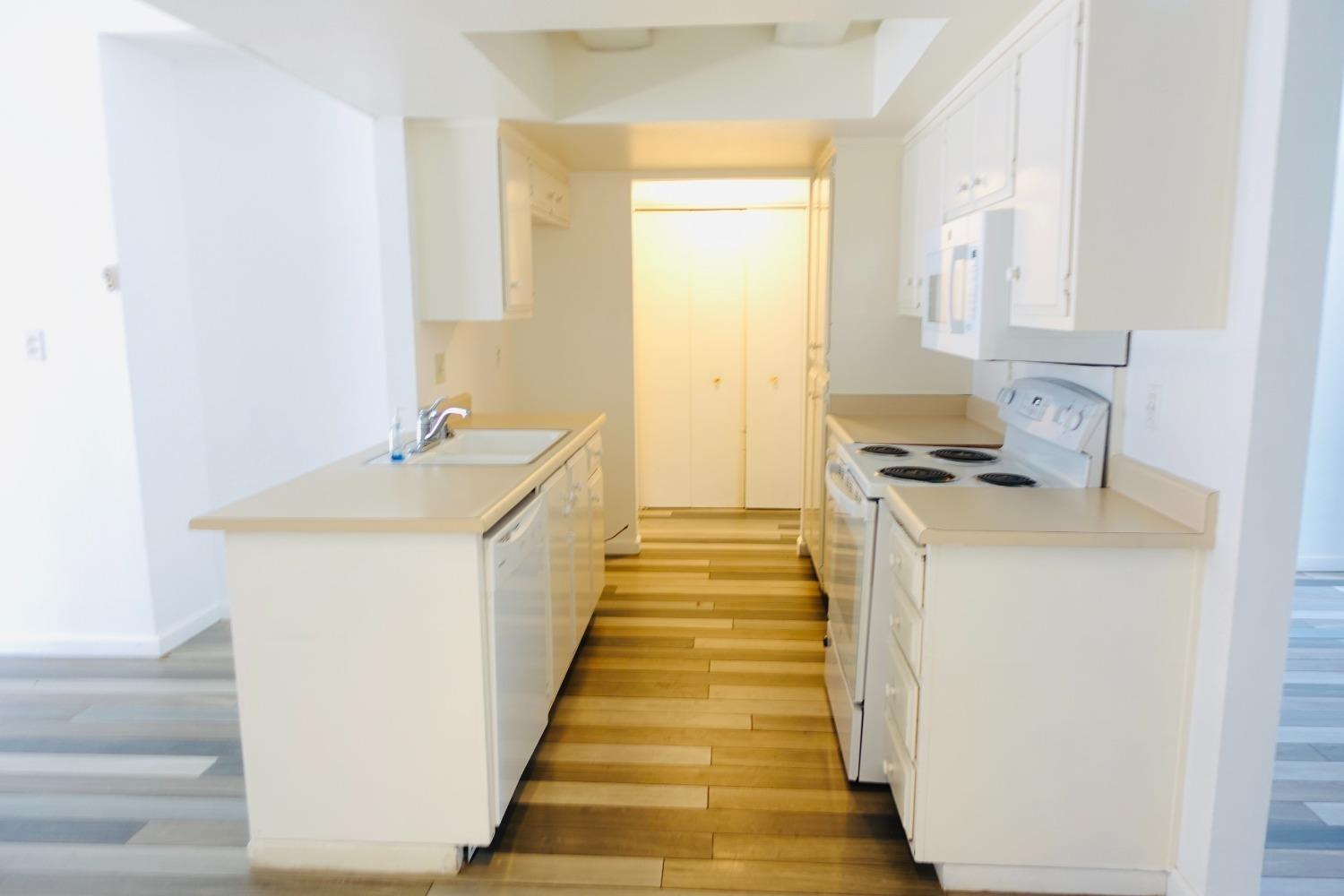 6804 Stonewall Court