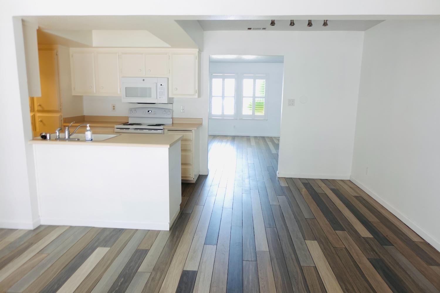 6804 Stonewall Court