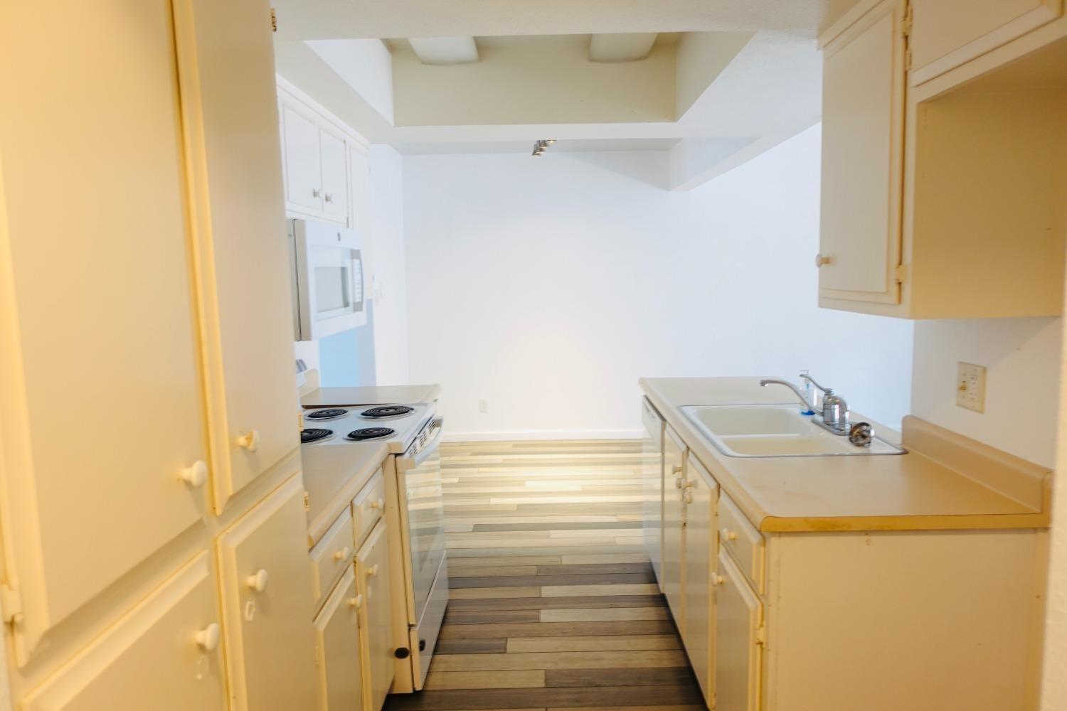 6804 Stonewall Court