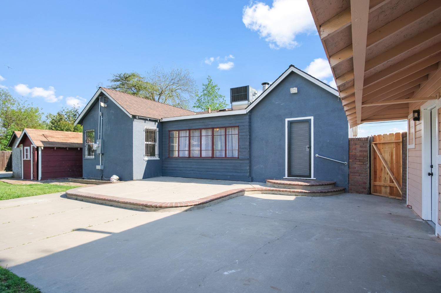 2259 E CHILDS Avenue