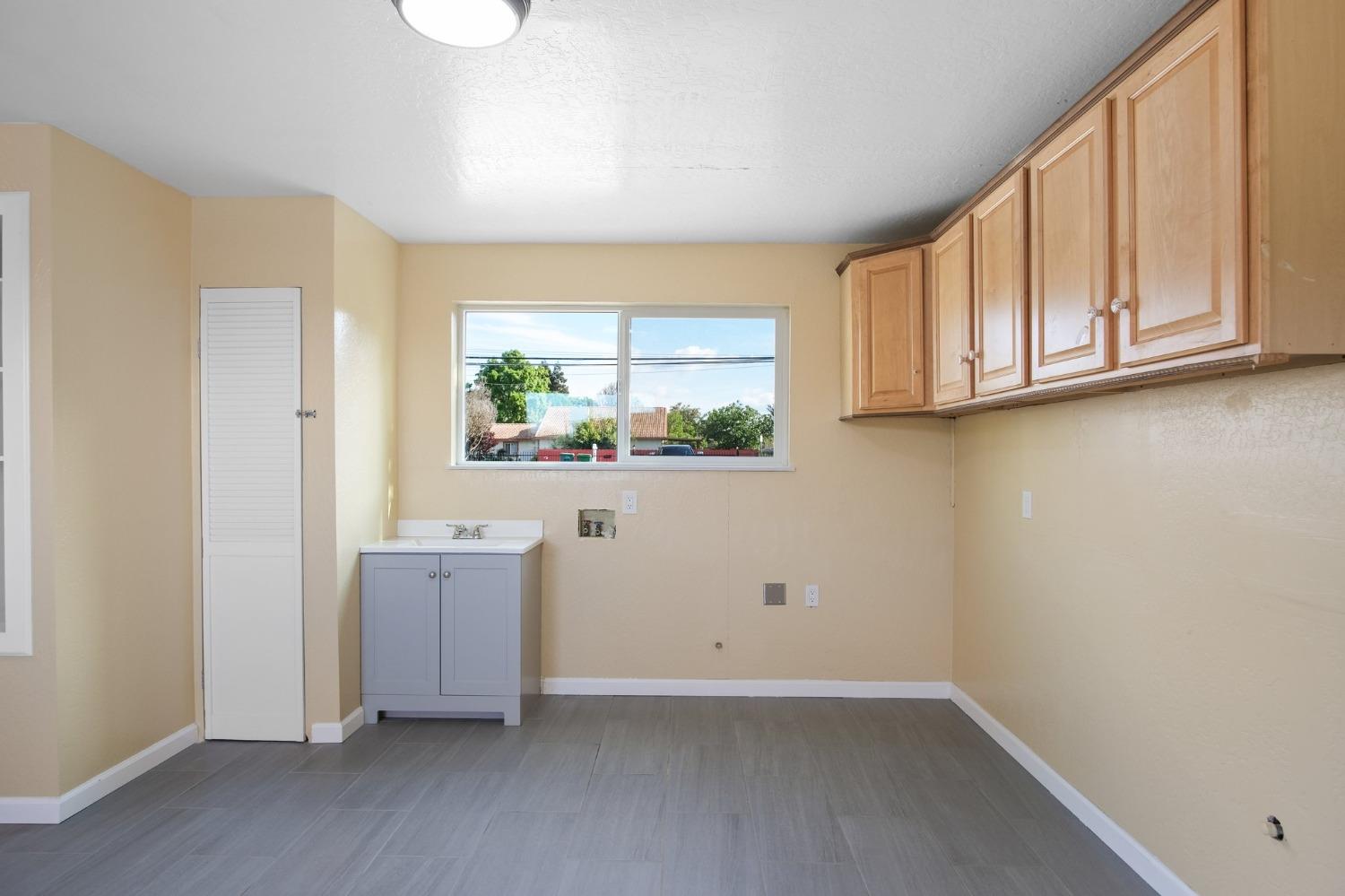 2259 E CHILDS Avenue