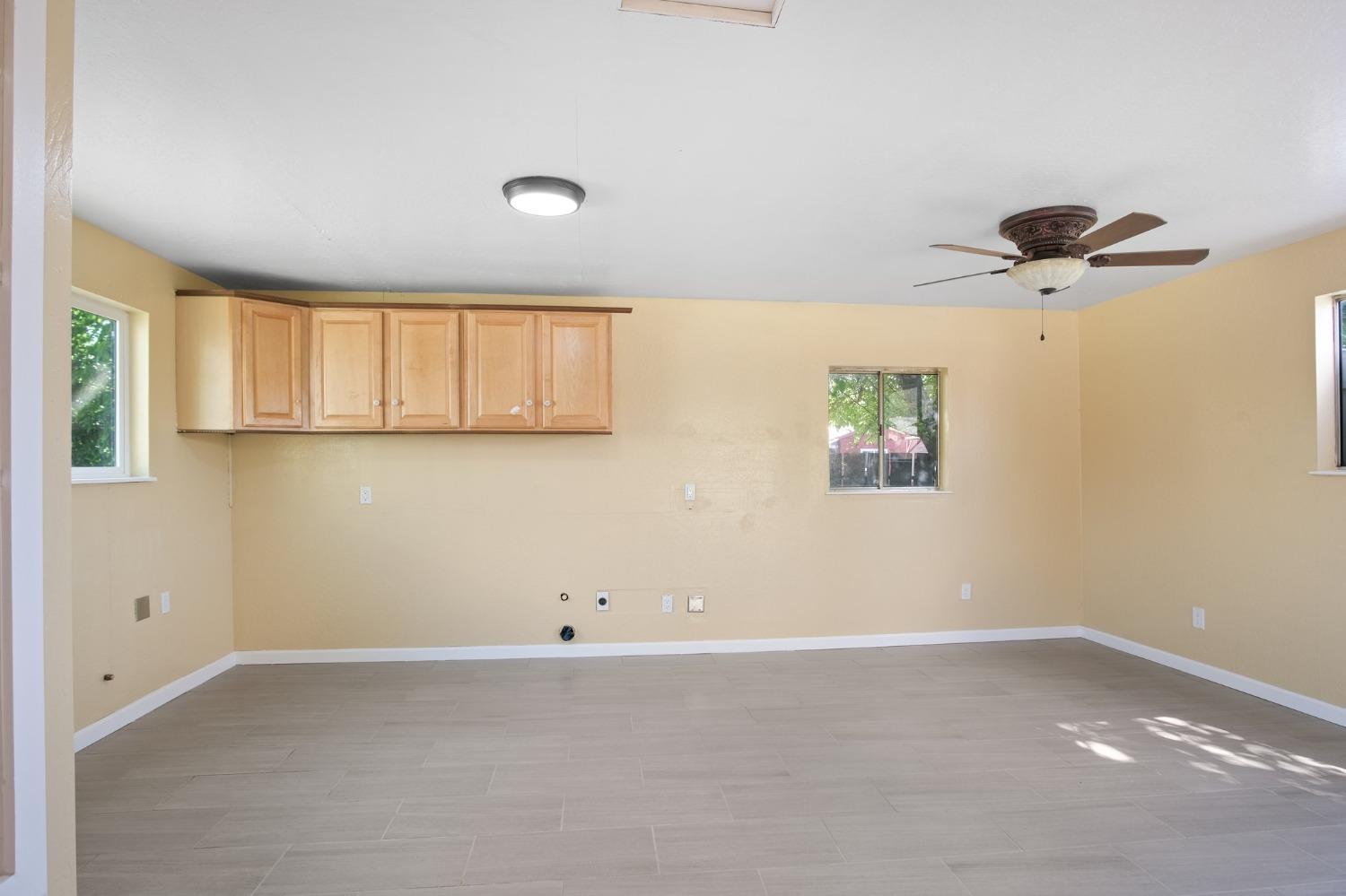 2259 E CHILDS Avenue